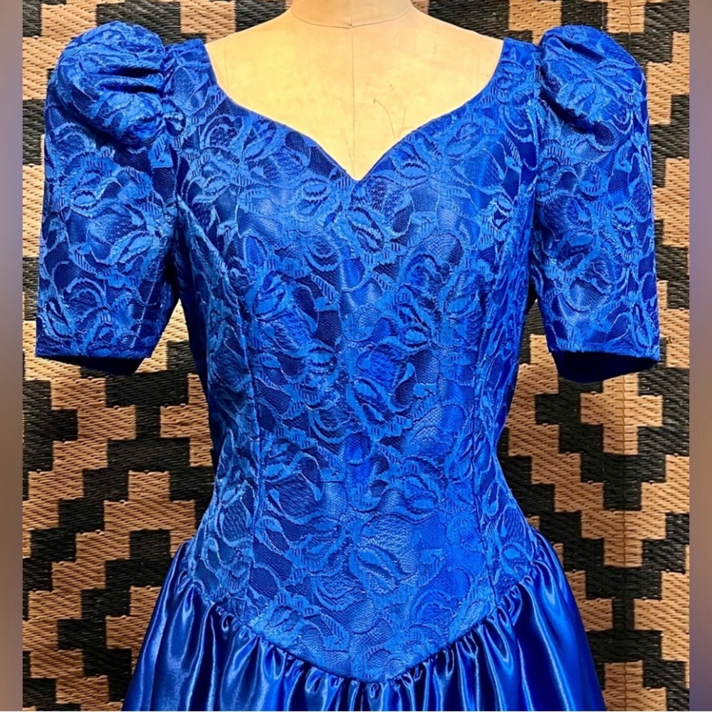 VINTAGE 80s Royal blue satin lace formal prom gown dress puff sleeves Medium8-10